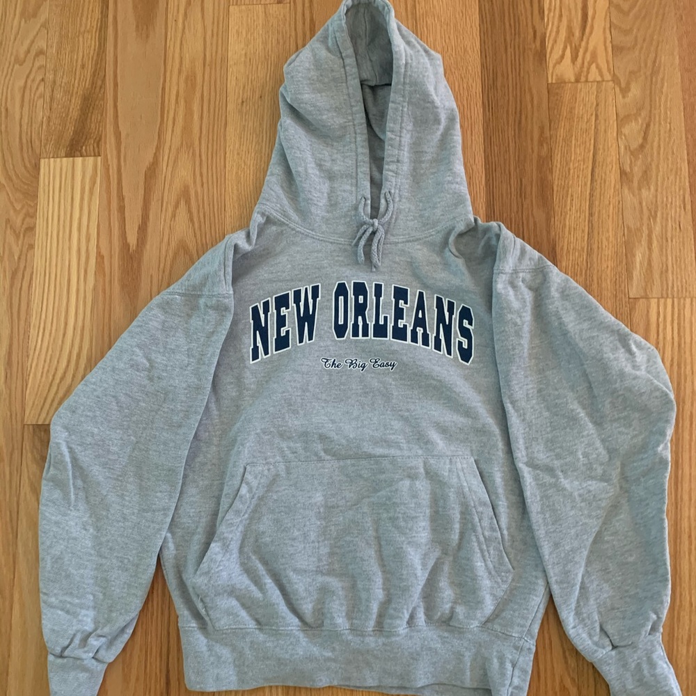 comfy NOLA hoodie, like NEW
